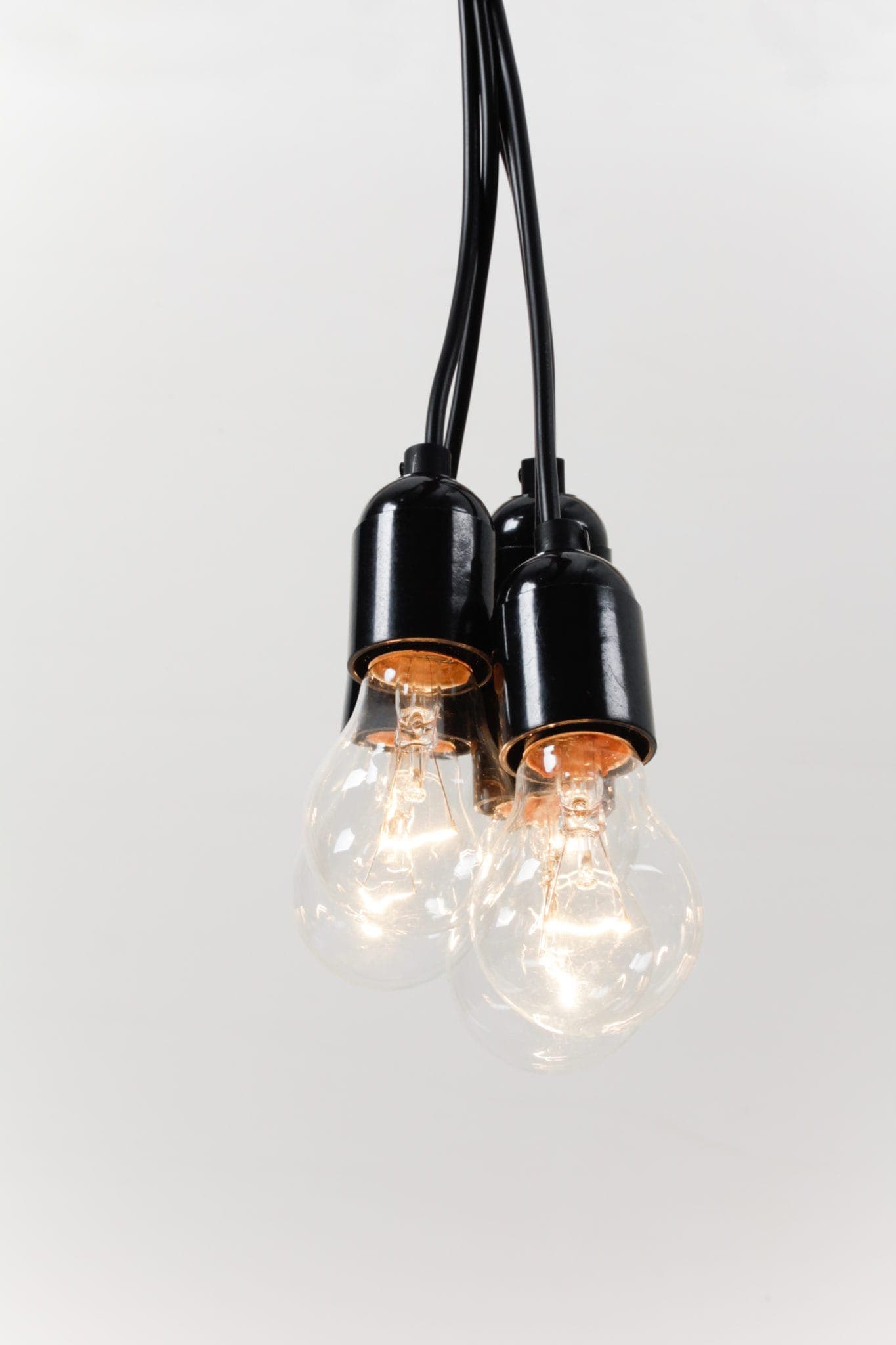 Pendant Light Bulbs Delmar | In addition to our fairy lights, we rent out individual pendant lights or bundles of lamps. The pendant lamps spread a wonderful warm light and can be used wonderfully indoors and outdoors.A lamp pendulum consists of: E27 bakelite socket with plastic strain relief black, 6 meters PVC cable 2x0.75mm2 black, Euro flat plug black. | gotvintage Rental & Event Design