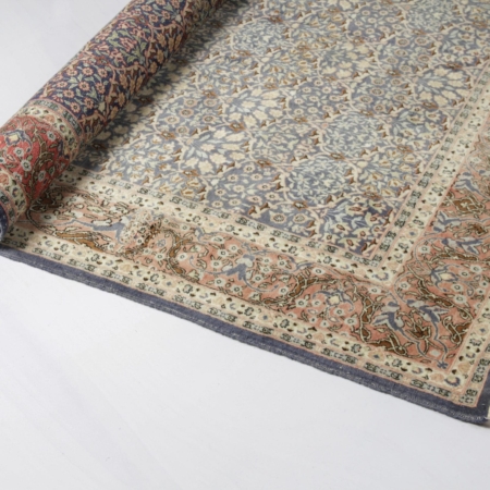 Rent oriental carpet for Boho decoration