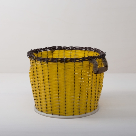 Basket Sucha | Sucha is a very nice basket in rich yellow with a braided rattan edge. The basket is ideal for offering pillows or blankets during an event, for product presentations, for your event styling or flower decoration.Sucha basket can wonderfully be rented and combined together with our other Senda and Salta baskets. | gotvintage Rental & Event Design