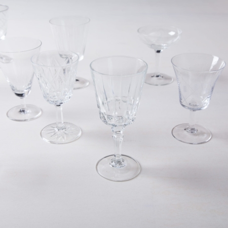 Aperitif Glass Patricia Mismatching | These gorgeous, stylish vintage aperitif glasses are clearly a must-have and can be rented in large numbers. Some glasses are decorated with playful patterns, others have an elegant design with gold rim. The vintage glasses of the Patricia series are a lovely collection in different sizes and shapes.A nice aperitif glass is essential to get you in the right mood for a great dinner. | gotvintage Rental & Event Design