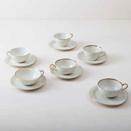 Rent cups and saucers with gold rim, tableware rental Berlin, Hamburg, Munich, Cologne, Dusseldorf