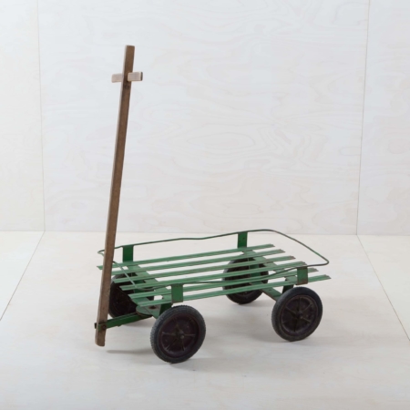 Hand Cart Sevillar | Our charming Sevillar handcart will show off your floral decorations and your own ideas to their best advantage. The handcart can also be used for product presentations. | gotvintage Rental & Event Design