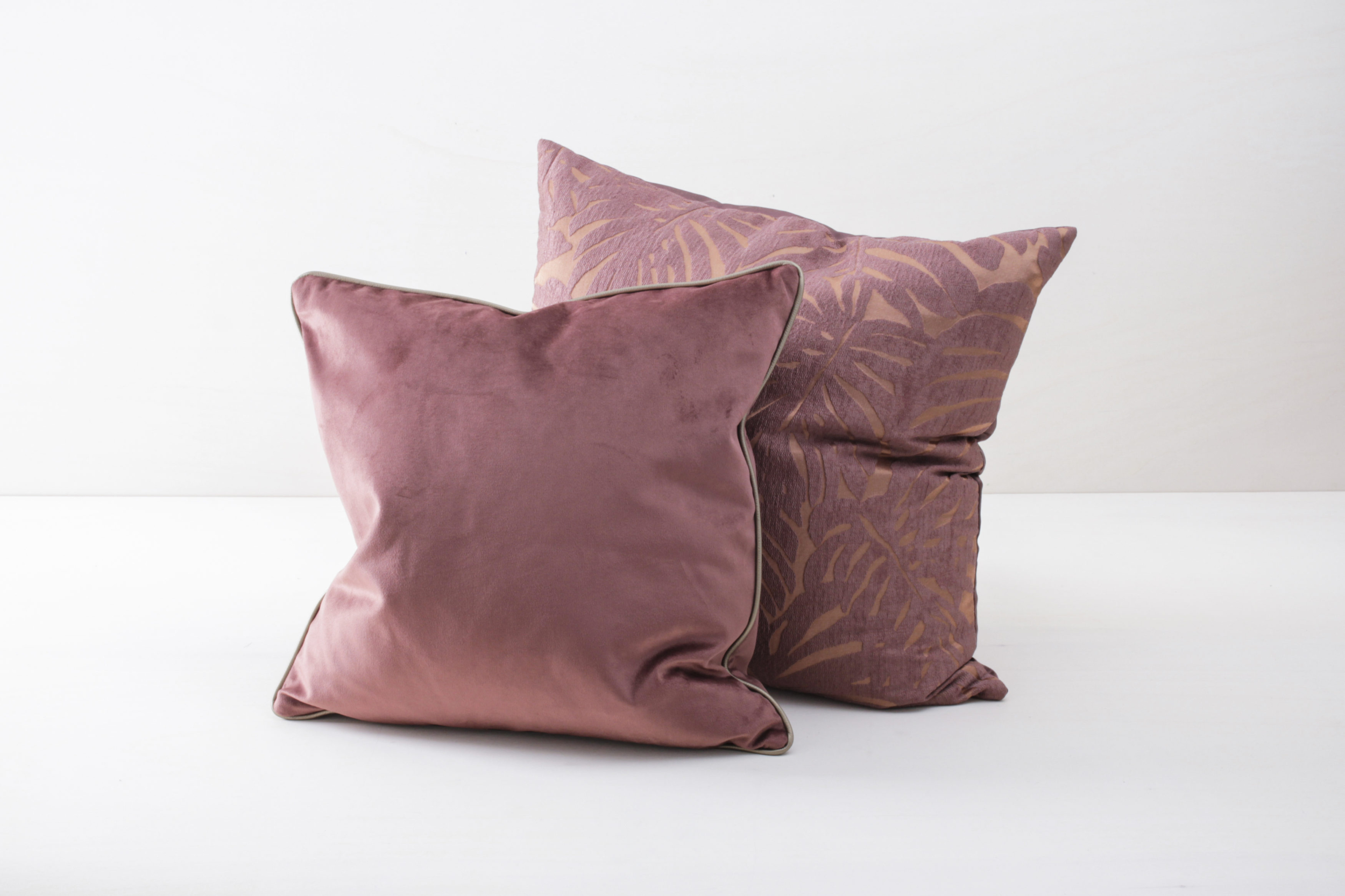  | The two Monica pillows have a slightly shiny cotton surface. The leaf pattern gives the pillow that certain something and makes combining it with other colours and patterns exciting and classy. | 