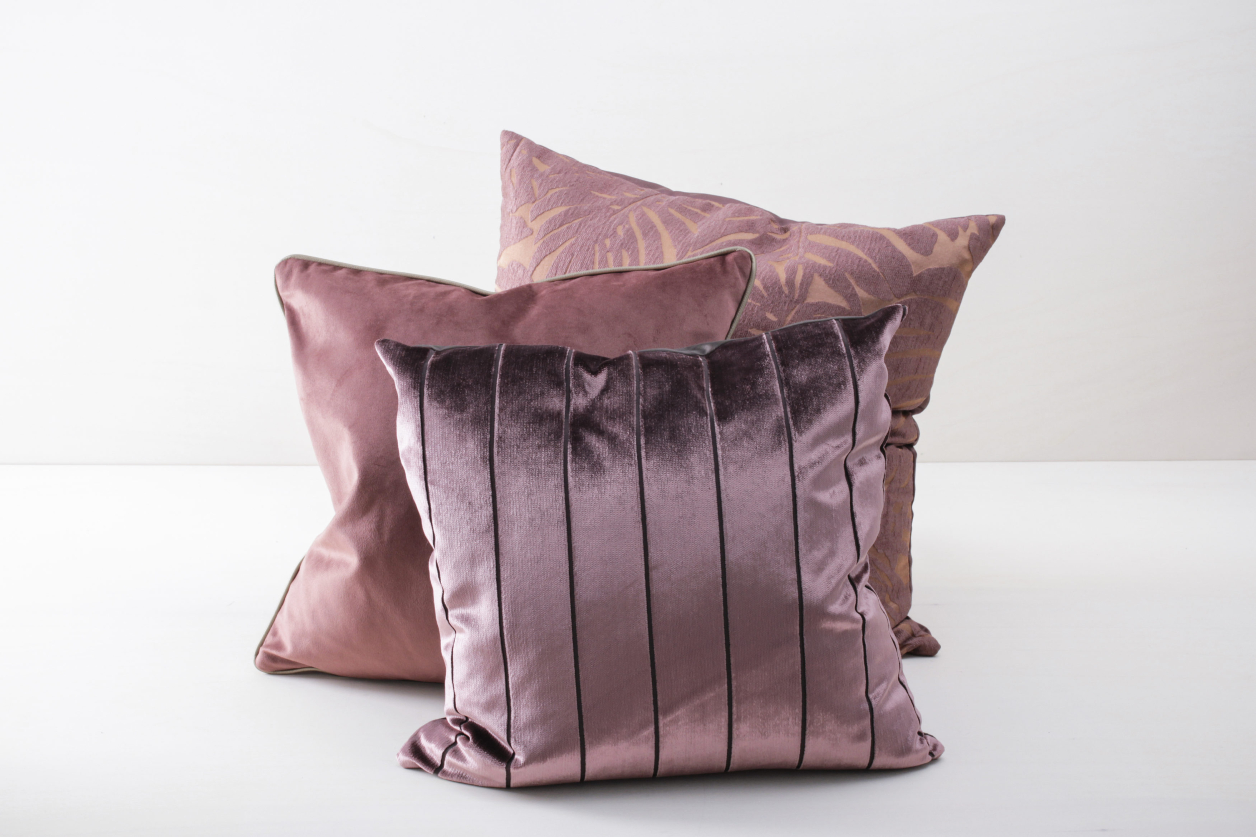  | The two Monica pillows have a slightly shiny cotton surface. The leaf pattern gives the pillow that certain something and makes combining it with other colours and patterns exciting and classy. | 