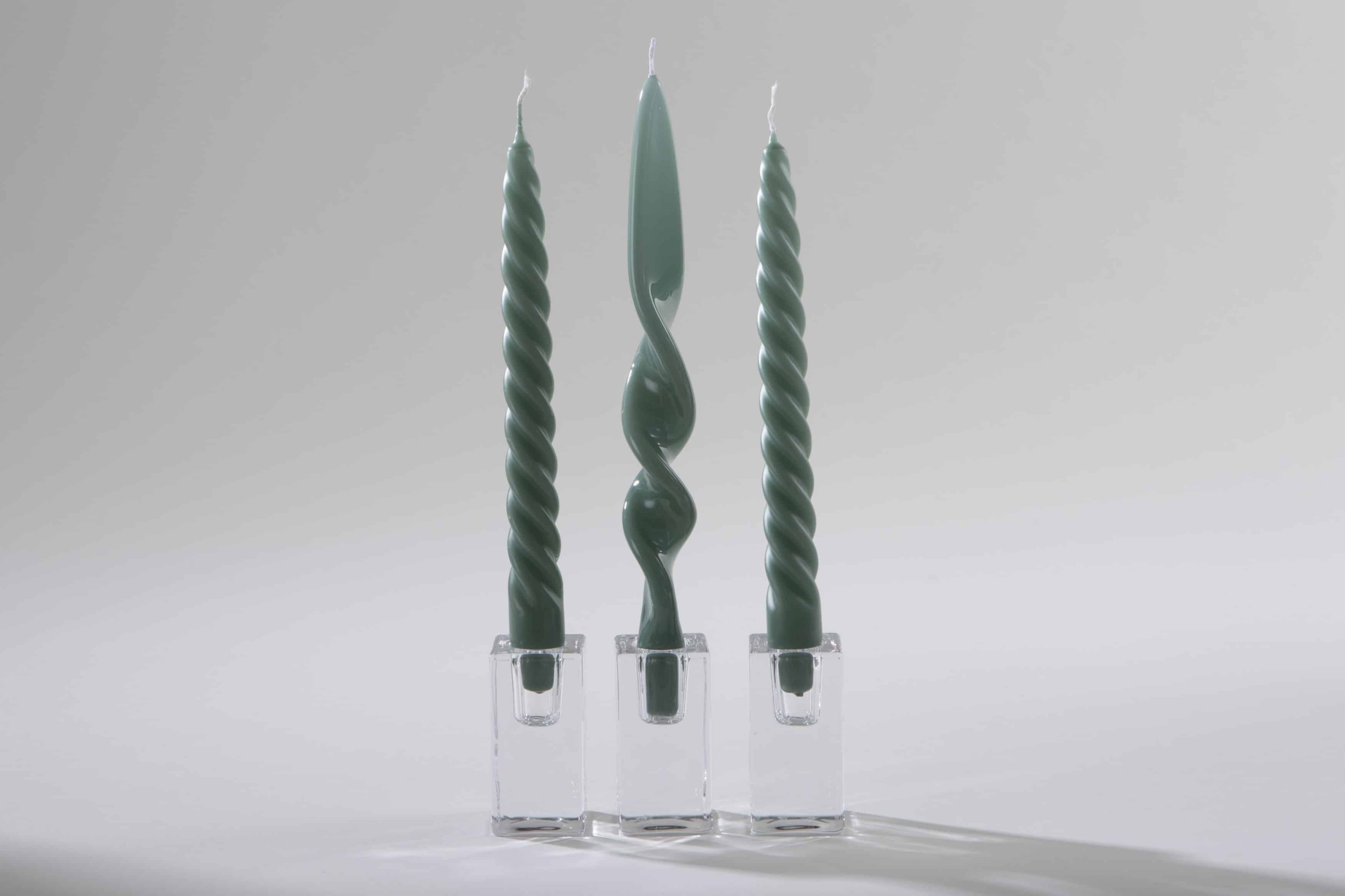  | This twisted candle in matte Teal attracts all eyes with its minimalist, twisted design. Somehow, it is more than just a candle, almost a small object of art that not only looks great on the table but also as an eye-catcher on sideboards or bar trolleys.Our spiral candles are carefully made by hand in a traditional manufactory in Italy. Each candle is 28 cm high. The softly shaped candles look particularly good in our “Baradero” candle holders made of clear glass.We exclusively offer candle... | 