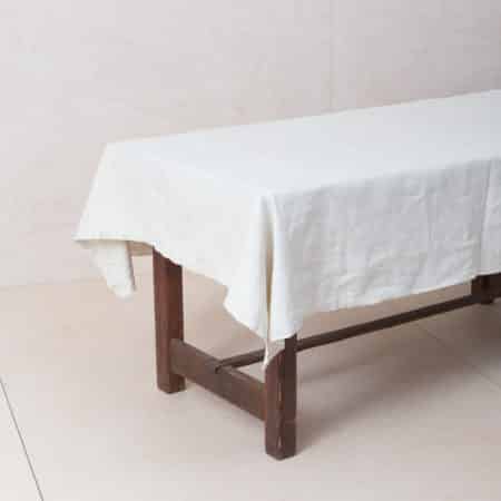 Tablecloth Adah | Our vintage cotton tablecloths have a delicate embroidery pattern. You can rent the tablecloths in white and beige for various events. Cleaning for normal level of staining is included in the rental price. | gotvintage Rental & Event Design